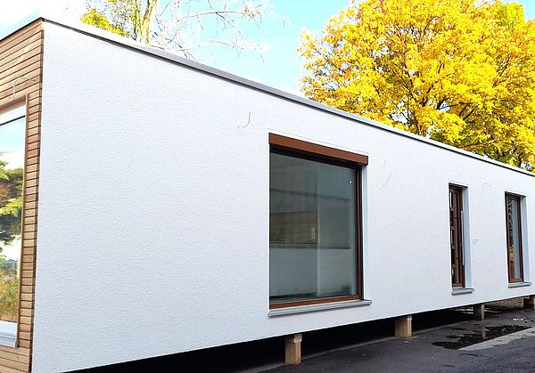 Bei einem Besuch in Löhne erhalten Sie einen Einblick in unsere Fertigung und können ein fertiges, voll ausgestattetes Modulhaus besichtigen